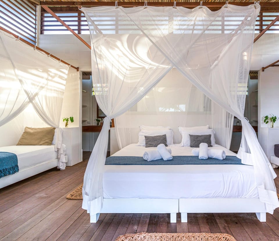 Imperial Beach Chalet | Bathroom | Shower, rainfall showerhead, free toiletries, hair dryer