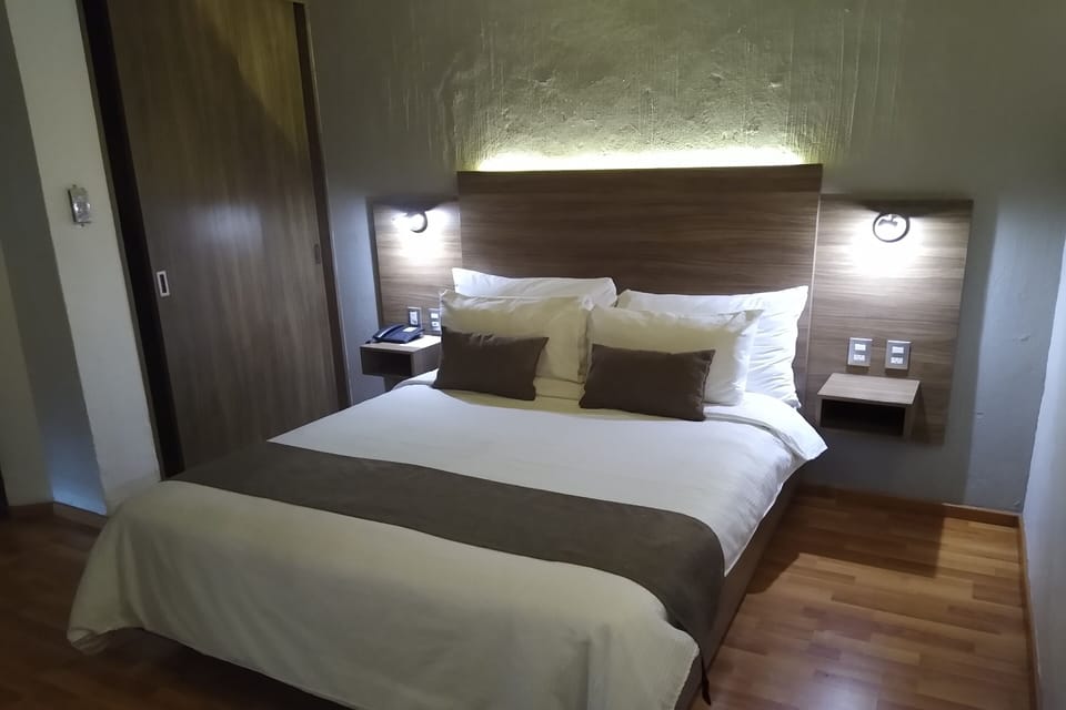 Standard Room | Desk, free WiFi, bed sheets