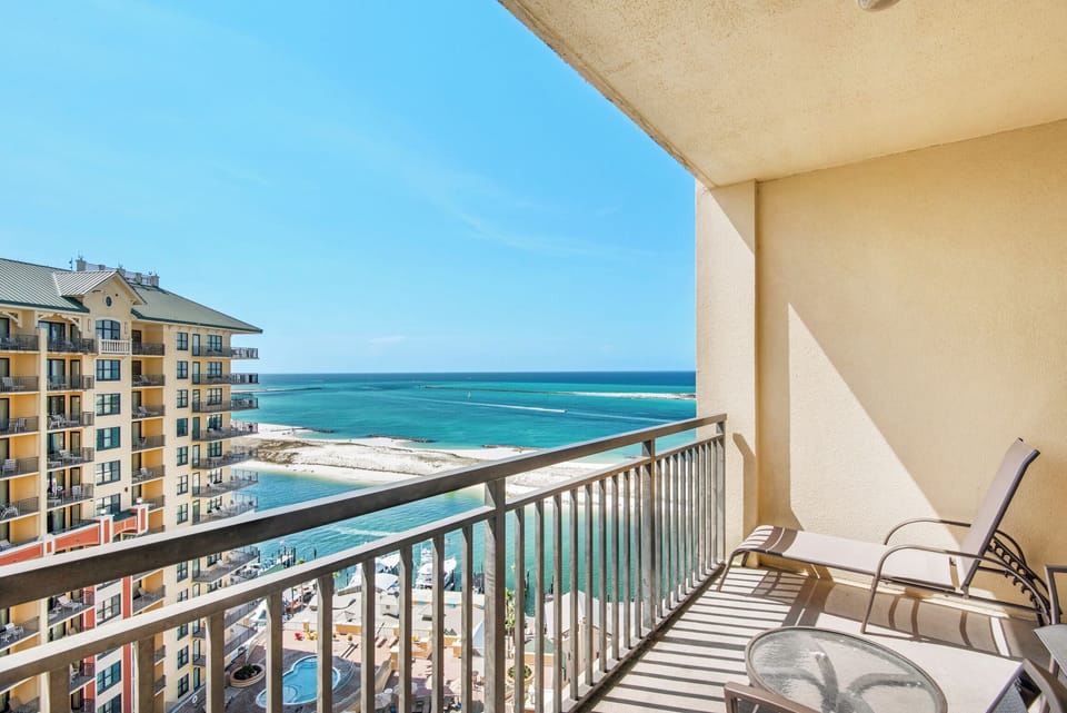 Emerald Grande W1221 balcony views