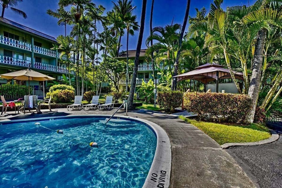 Resort, Hotel, Building, Pool, Water