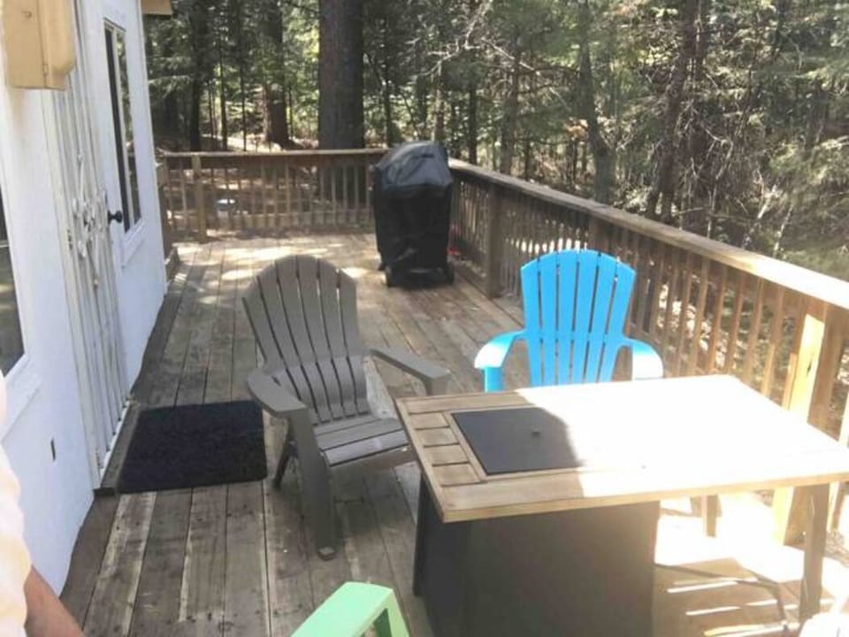 Enjoy the large deck w fire pit extends the living room.