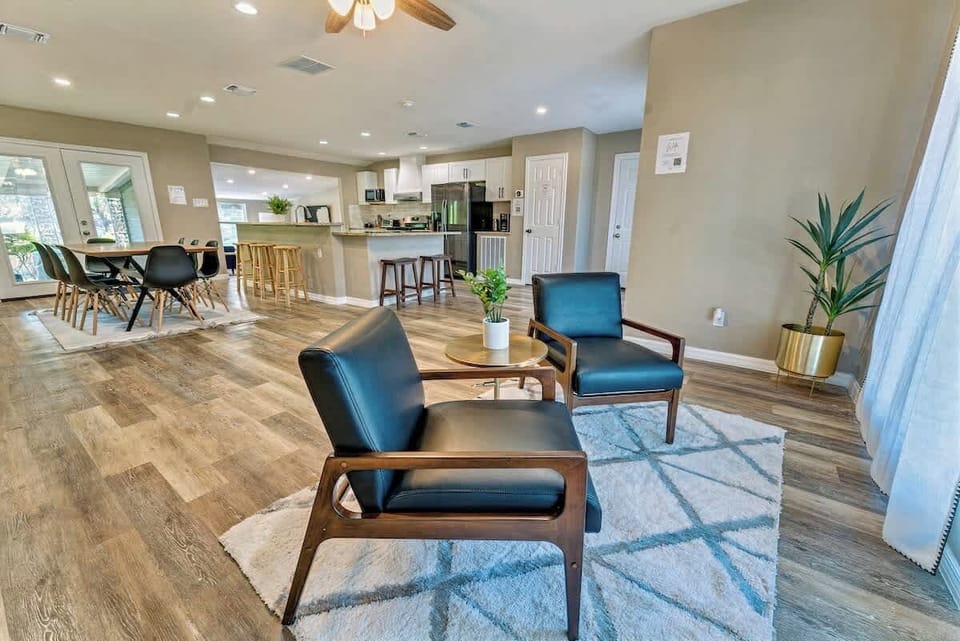 The dining space is huge! Plenty of room for everyone in your party.