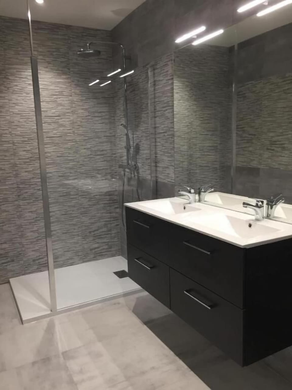 Family Room, 2 Bedrooms | Bathroom | Shower, rainfall showerhead, free toiletries, hair dryer