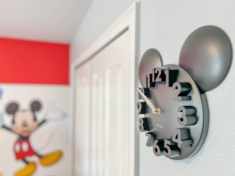 Even the clocks in the Mikey and Minnie room are mickey style...