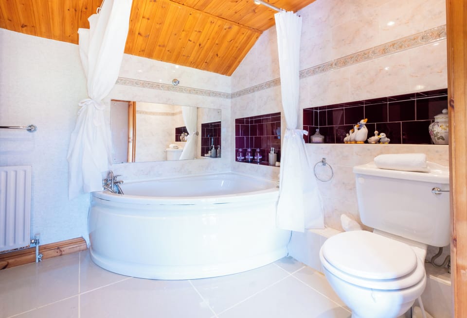 Large bathroom adjacent to bedroom - sole use