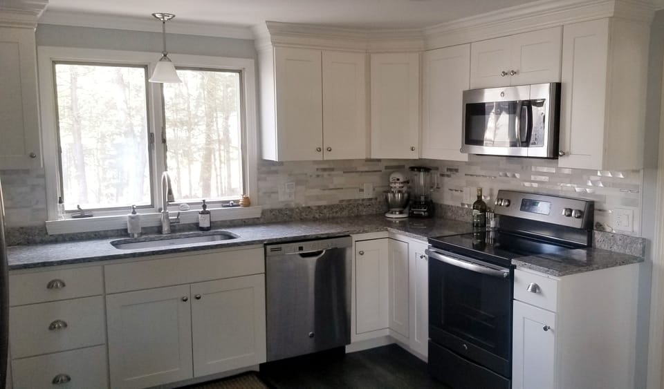 Fully applianced kitchen