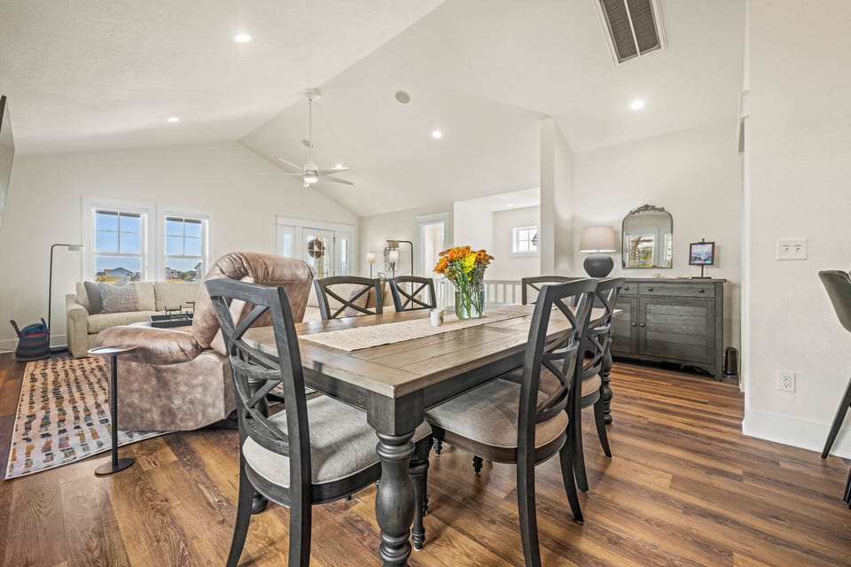 Dining Area - Top Level