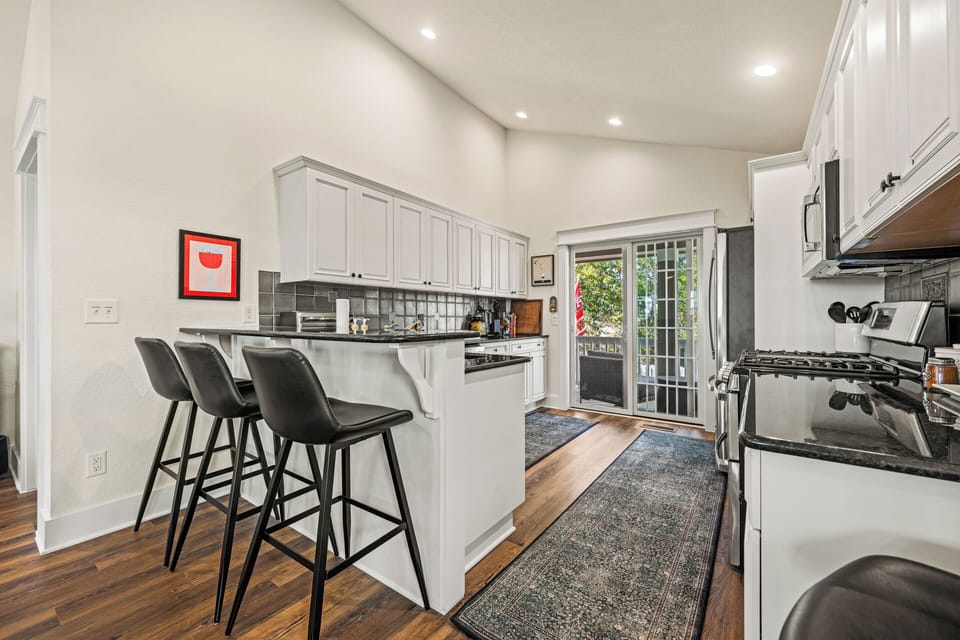 Kitchen Bar Counter - Top Level
