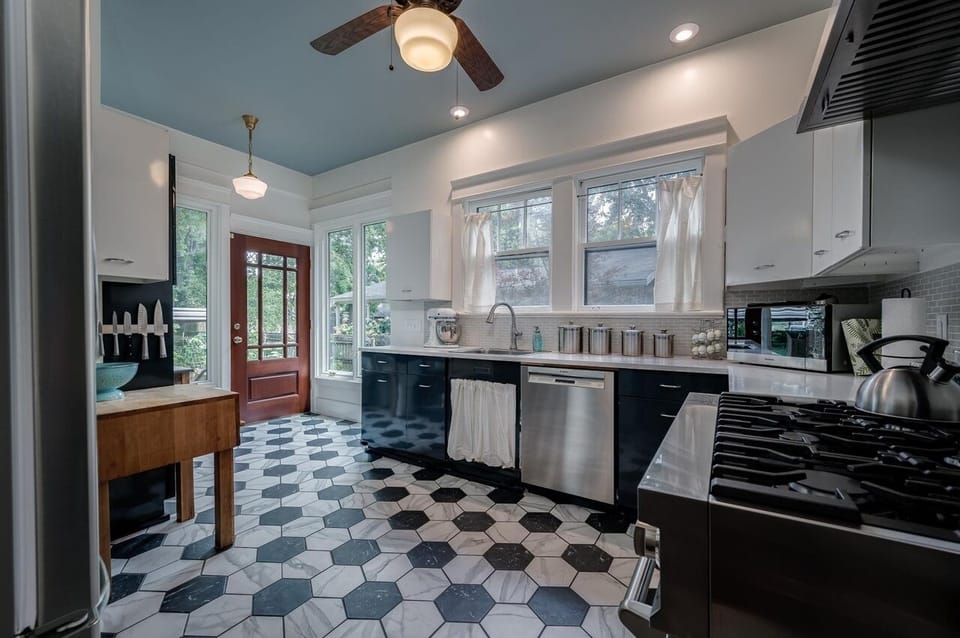 There are plenty of small appliances and kitchen supplies for your stay!