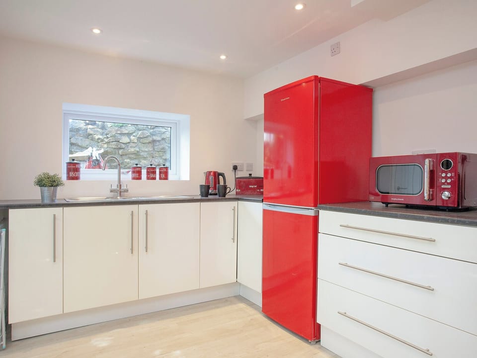 Kitchen area | Crofty&rsquo;s Celder, Camborne, Near Portreath
