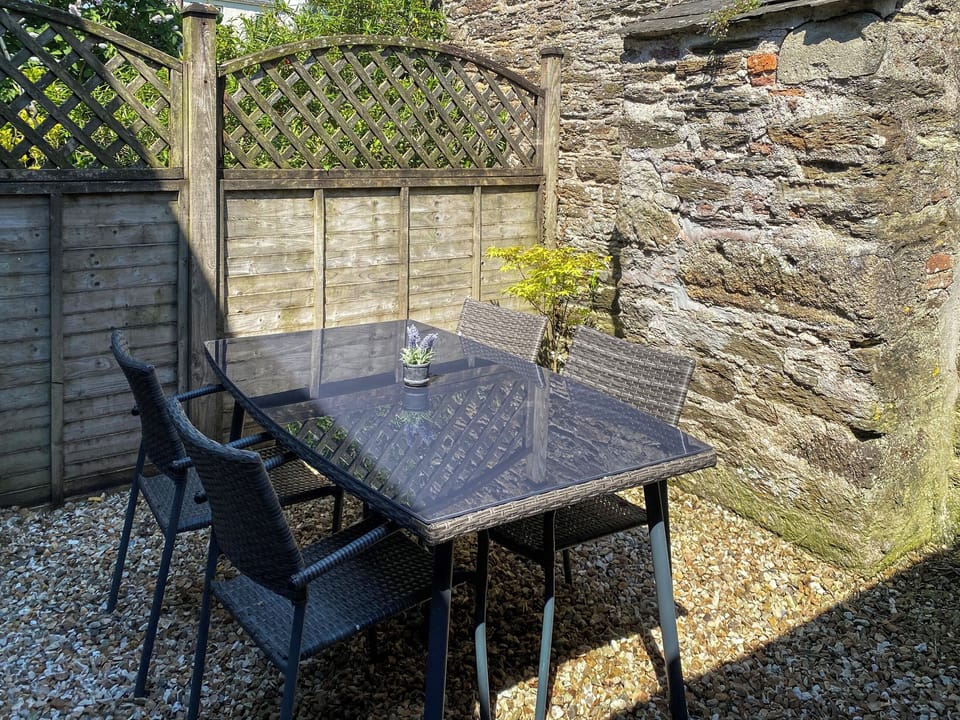 Outdoor | The Stables, Fowey