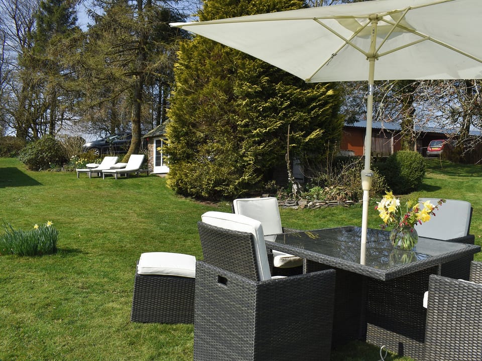 Sitting-out-area | Little Folly, Winsford