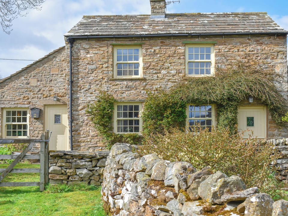 Exterior | Alpine Cottage, Carperby, Leyburn