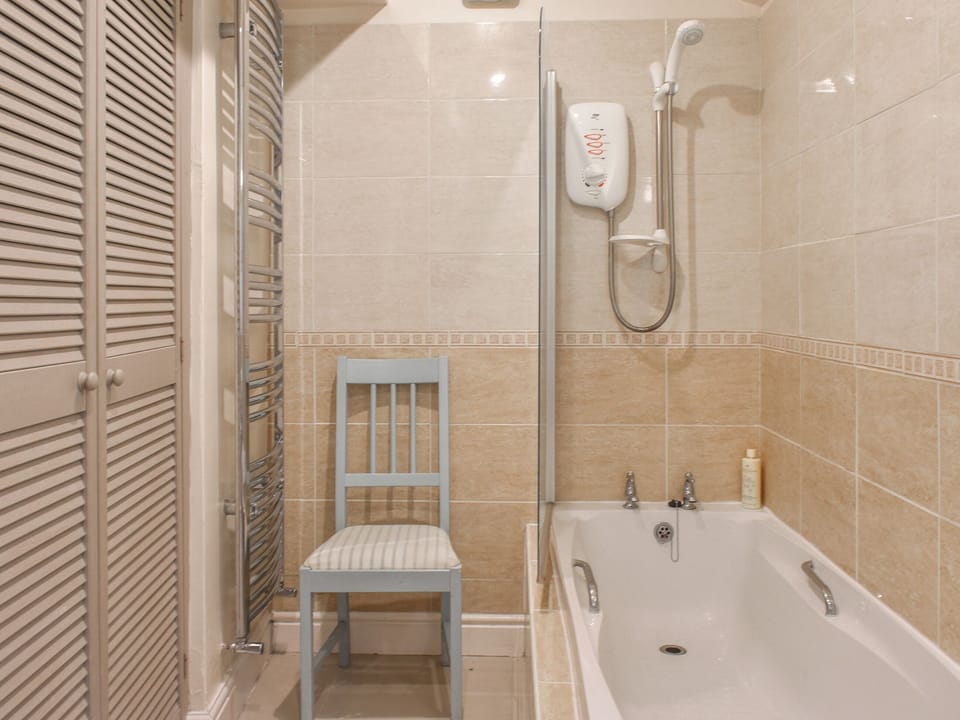 Bathroom | Alpine Cottage, Carperby, Leyburn