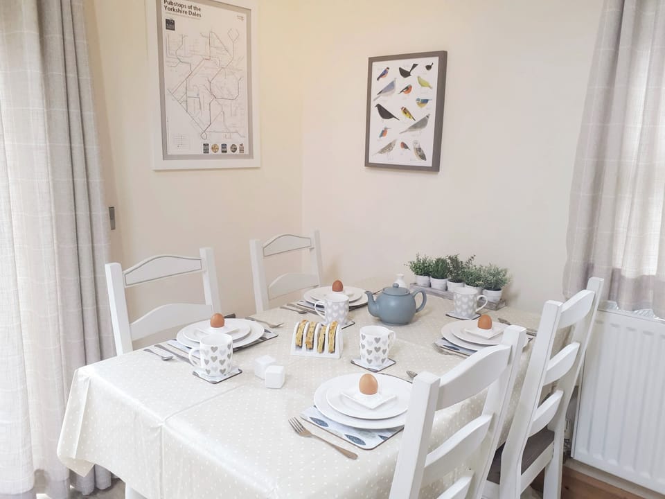 Dining Area in kitchen | Alpine Cottage, Carperby, Leyburn