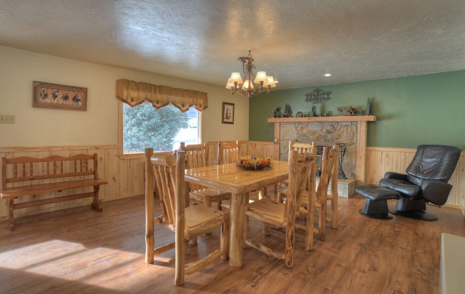 Dining area off of kitchen.