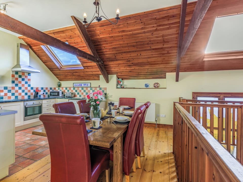 Dining Area | The Threshing Barn - Oldiscleave Farm Cottages, Bideford