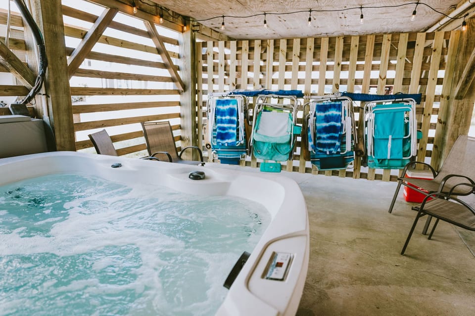 Indoor spa tub