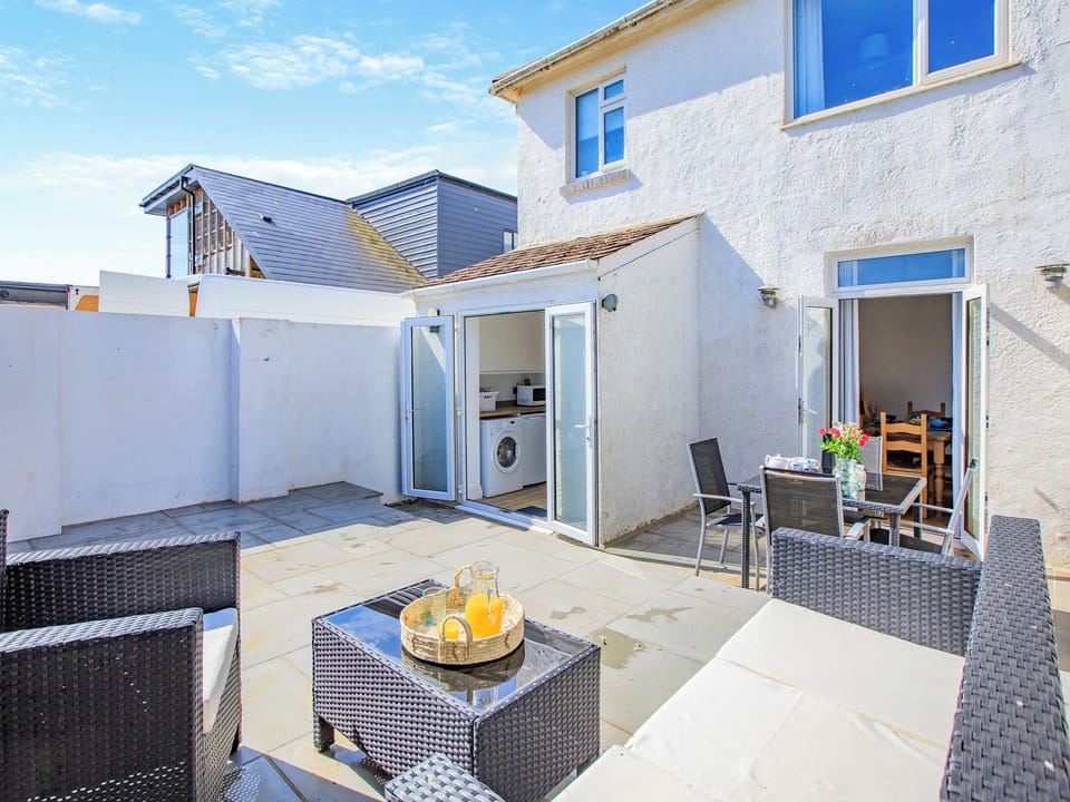 Sitting-out-area | Sansavino, Preston