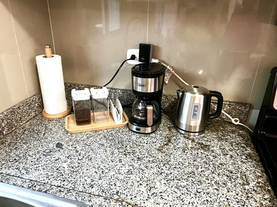 Modern coffee and tea appliances