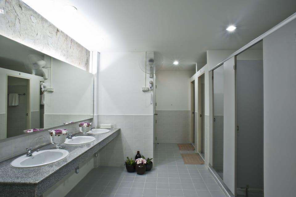 Female Dormitory shared bathroom | Bathroom | Towels