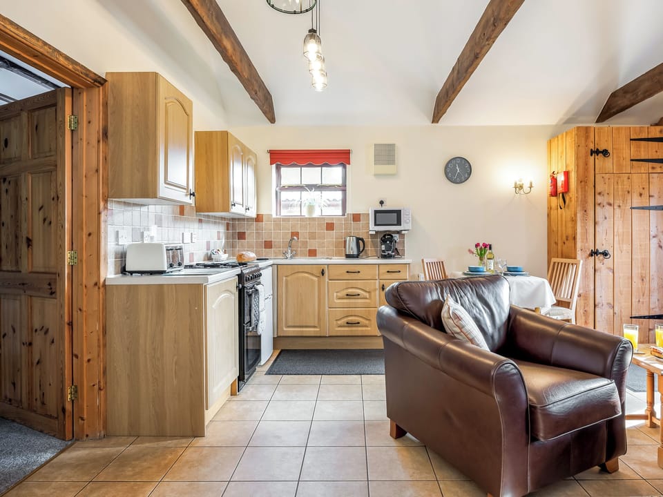 Kitchen area | Owl&rsquo;s Roost - Holly Hedge Farm, Holly Hedge Farm