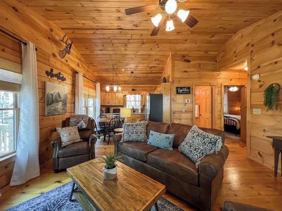 Everything is this cabin is right at your finger tips which makes for relaxing days without much to worry about.