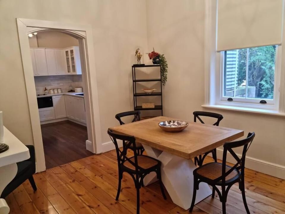 Deluxe House, 2 Bedrooms | Private kitchen | Oven, stovetop, dishwasher, coffee/tea maker
