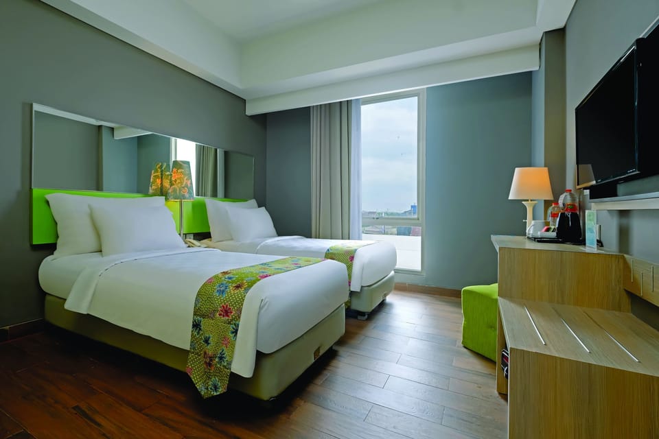In-room safe, desk, soundproofing, free WiFi