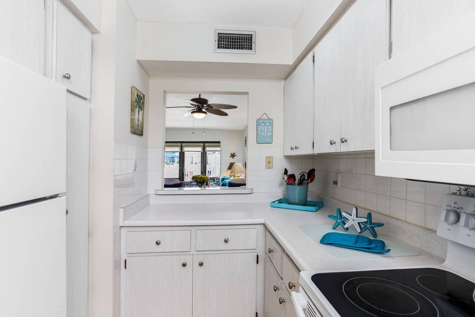 The pass thru opening makes setting the table at dinnertime a breeze!
