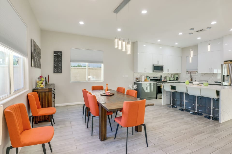 Dining Area | Dishware & Flatware Provided