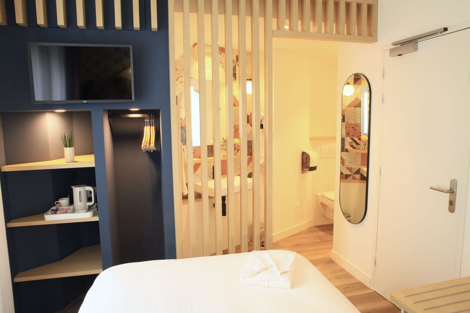 Standard Single Room | Individually decorated, desk, blackout drapes, soundproofing