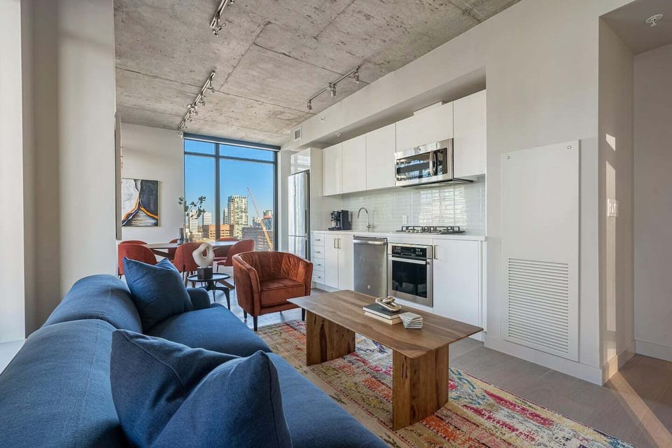 Views, comfort and style, all while being located next to restaurants, bars, groceries and more. 
Bonus: we offer cable, high speed internet, Netflix and Disney Plus. 