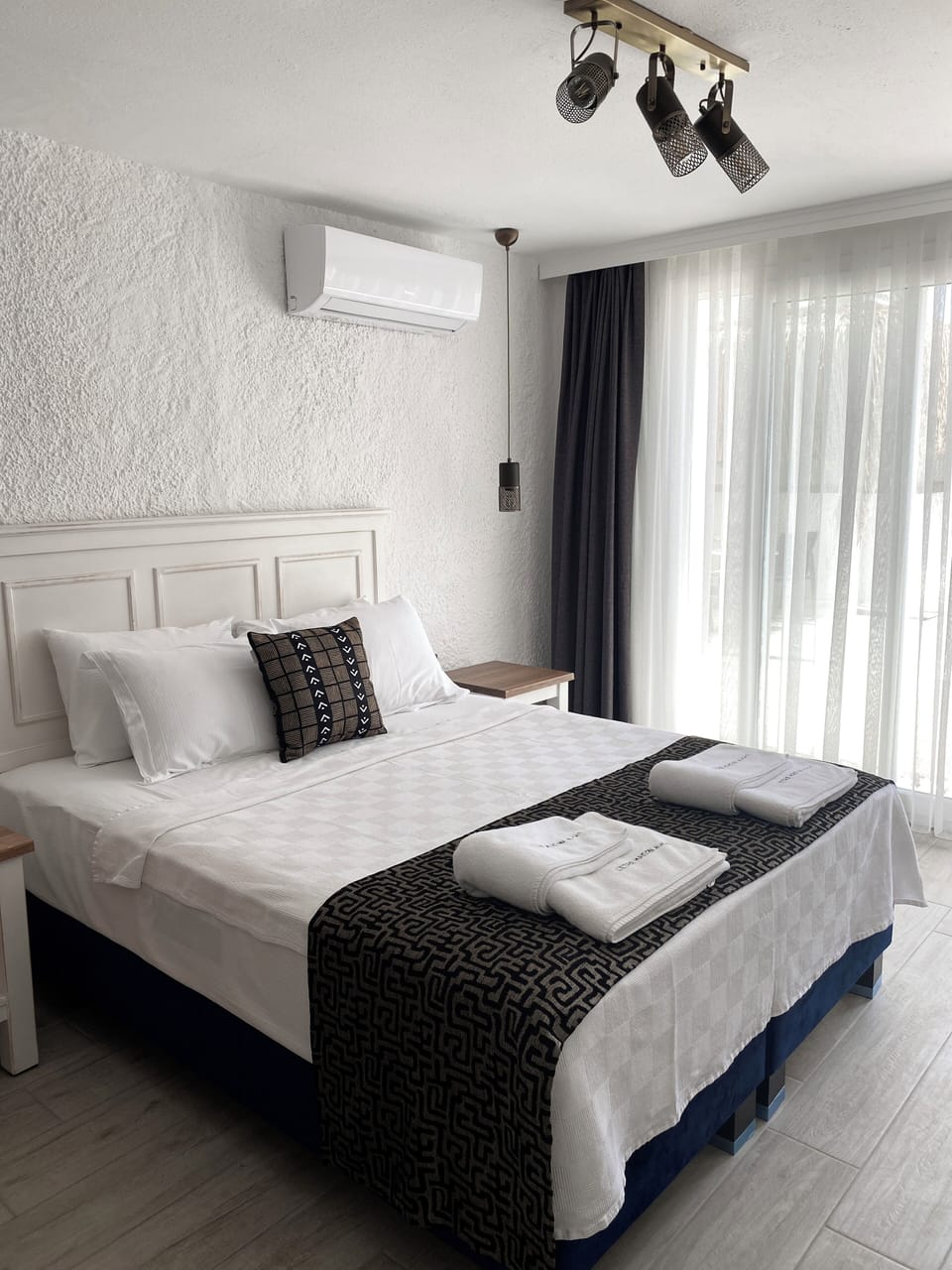 Superior Double Room | Premium bedding, Select Comfort beds, minibar, desk