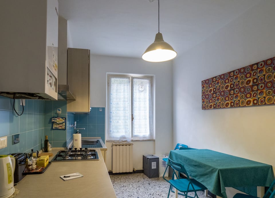 Apartment, 2 Bedrooms, Kitchen | Private kitchen | Full-size fridge, oven, stovetop, coffee/tea maker