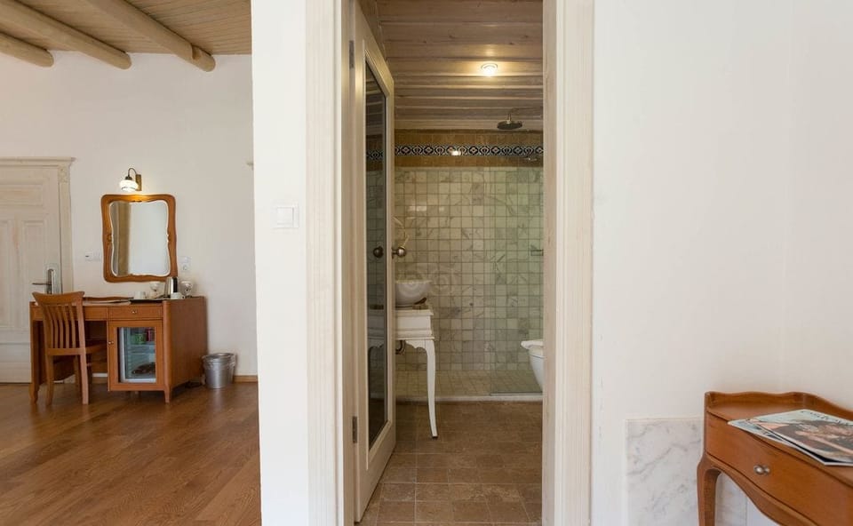 Executive Suite Room with Balcony and Forest View | Memory foam beds, minibar, in-room safe, soundproofing