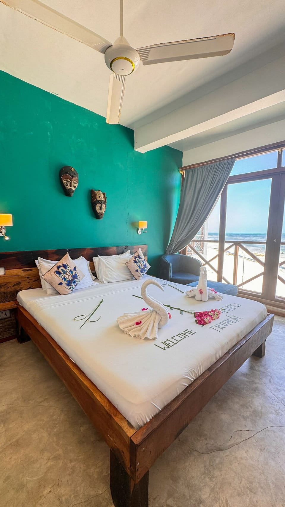 In-room safe, free WiFi, bed sheets