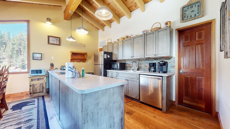 Indoors, Hardwood, Kitchen, Floor, Flooring