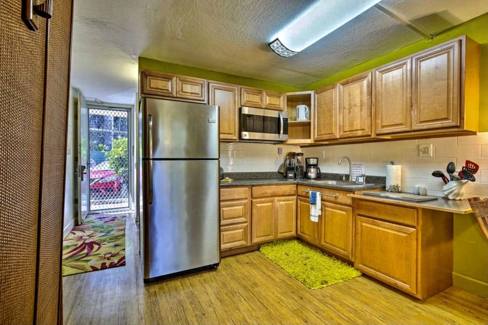 Refrigerator, Room, Indoors, Microwave, Oven