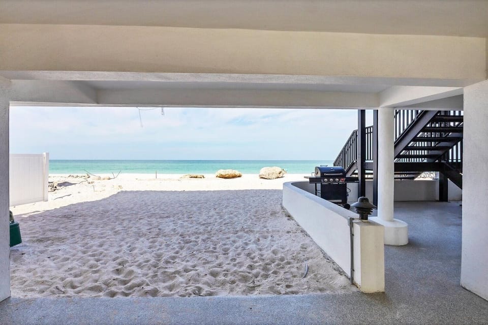 Breezeway to Beach