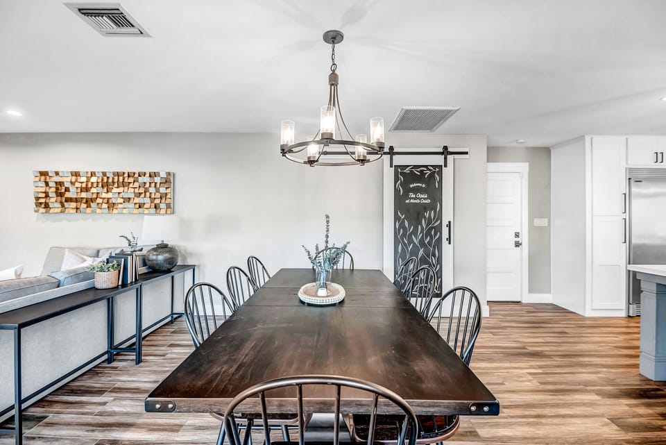 Dining Area with Seating for Eight