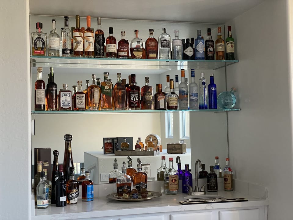 Wet Bar Area (upstairs)