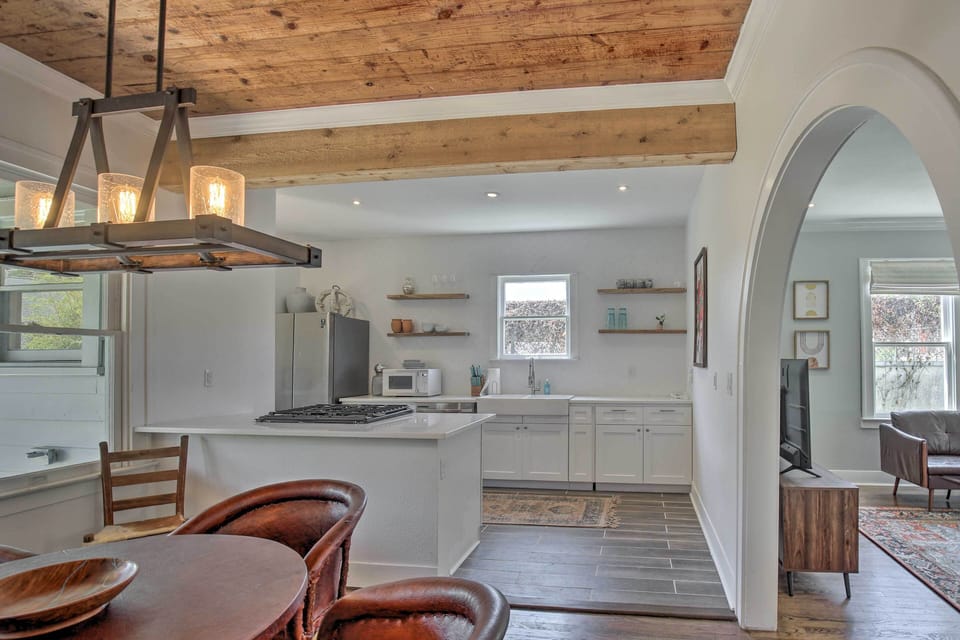 Dining Area | Kitchen | Coffee Maker