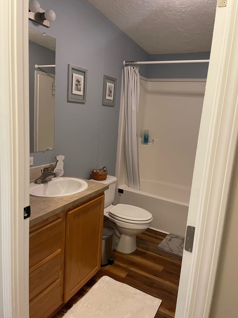 Hall bathroom 