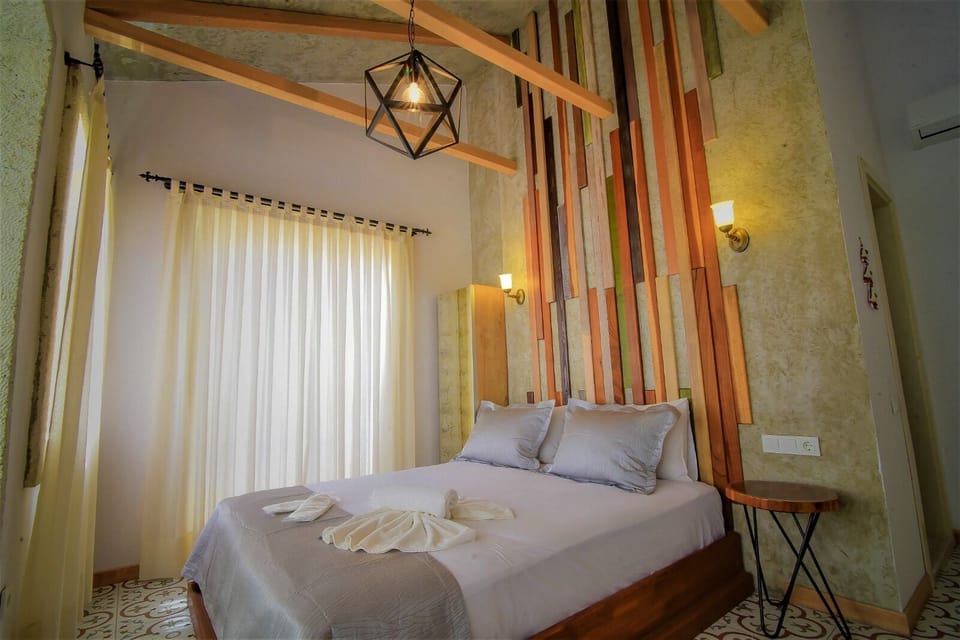 Traditional Triple Room | Egyptian cotton sheets, premium bedding, minibar, in-room safe