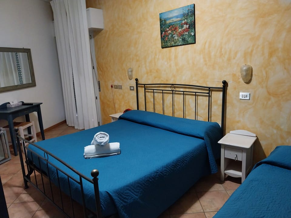 In-room safe, free WiFi, bed sheets