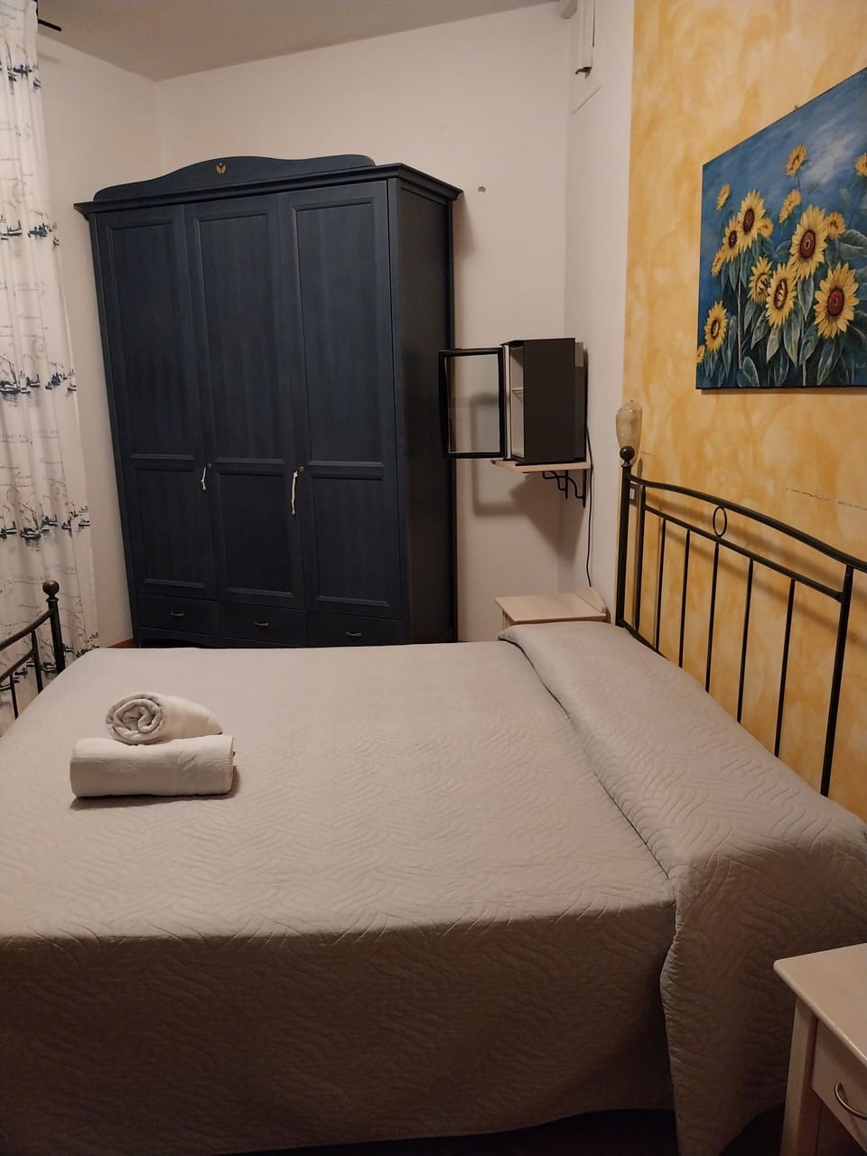 In-room safe, free WiFi, bed sheets