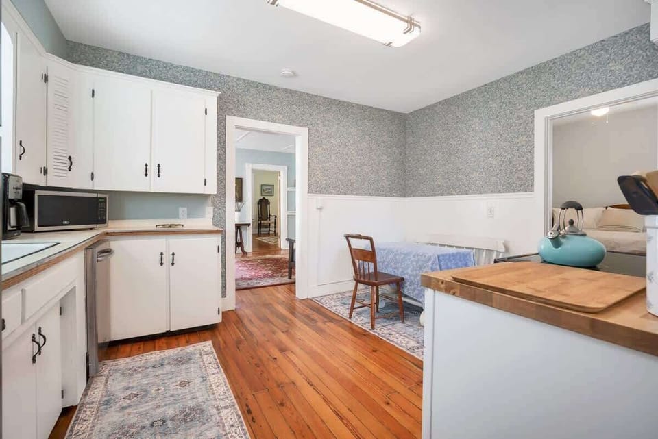 Another view of the kitchen