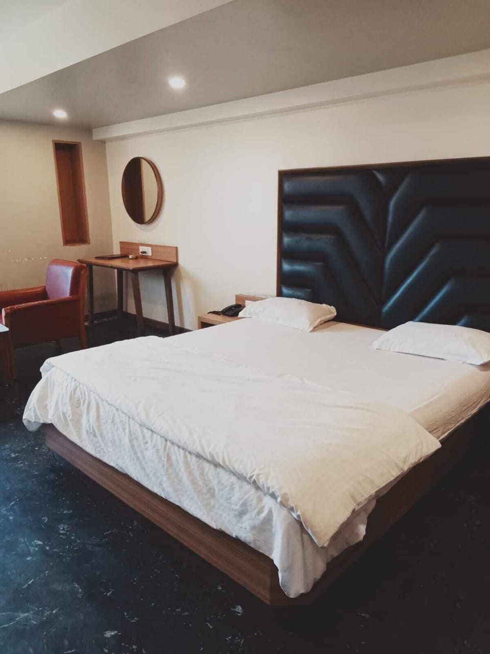 Rollaway beds, bed sheets
