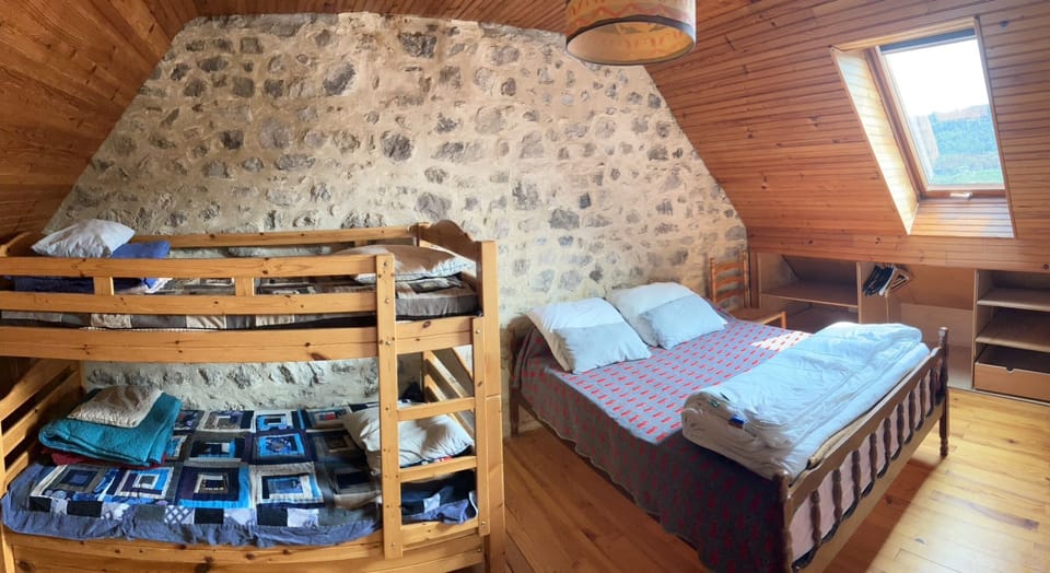 House, Ensuite, Mountain View